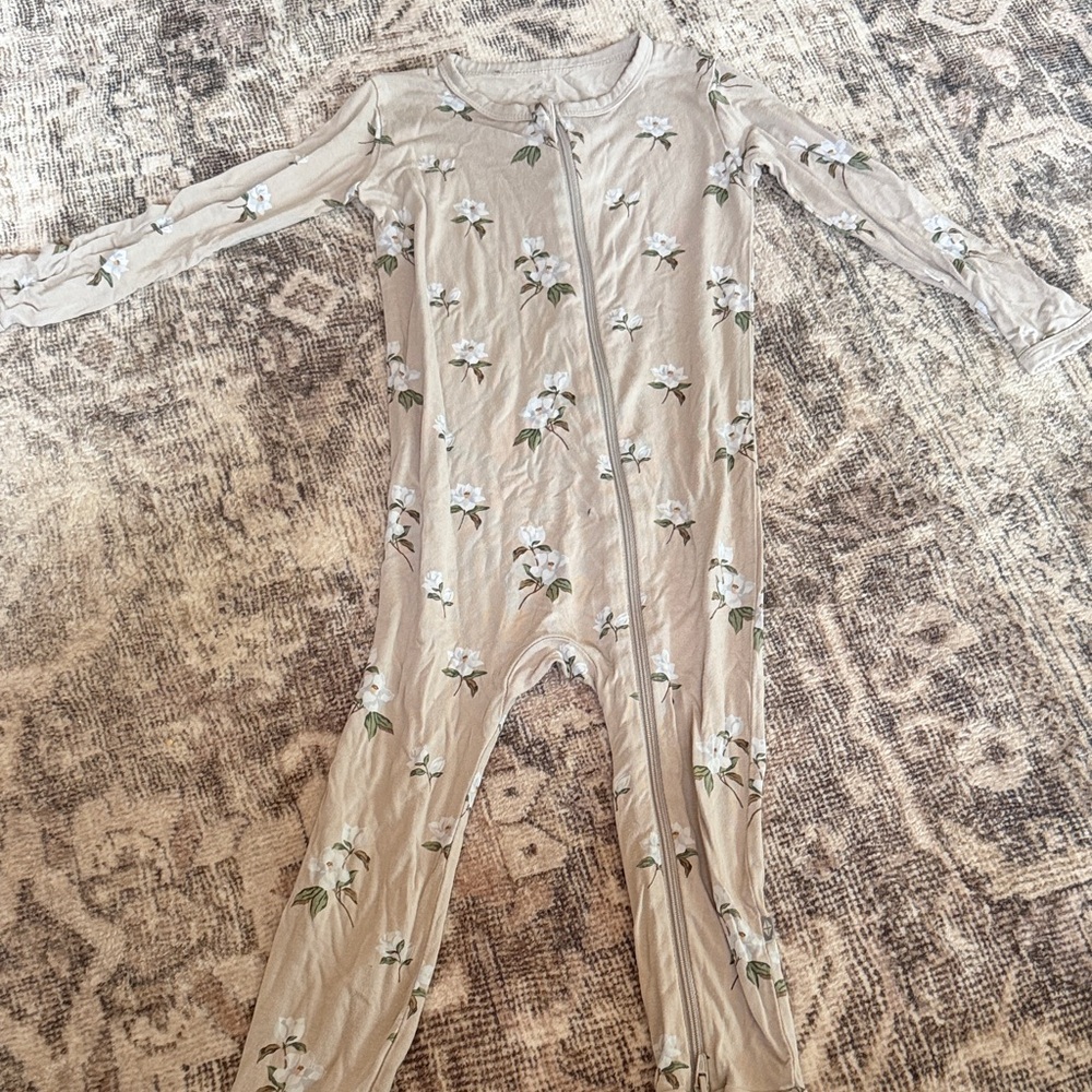 Kyte 4T floral bodysuit